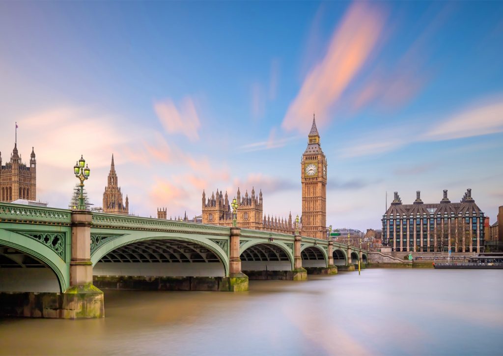 United Kingdom: Travel Perks and Historic Walks